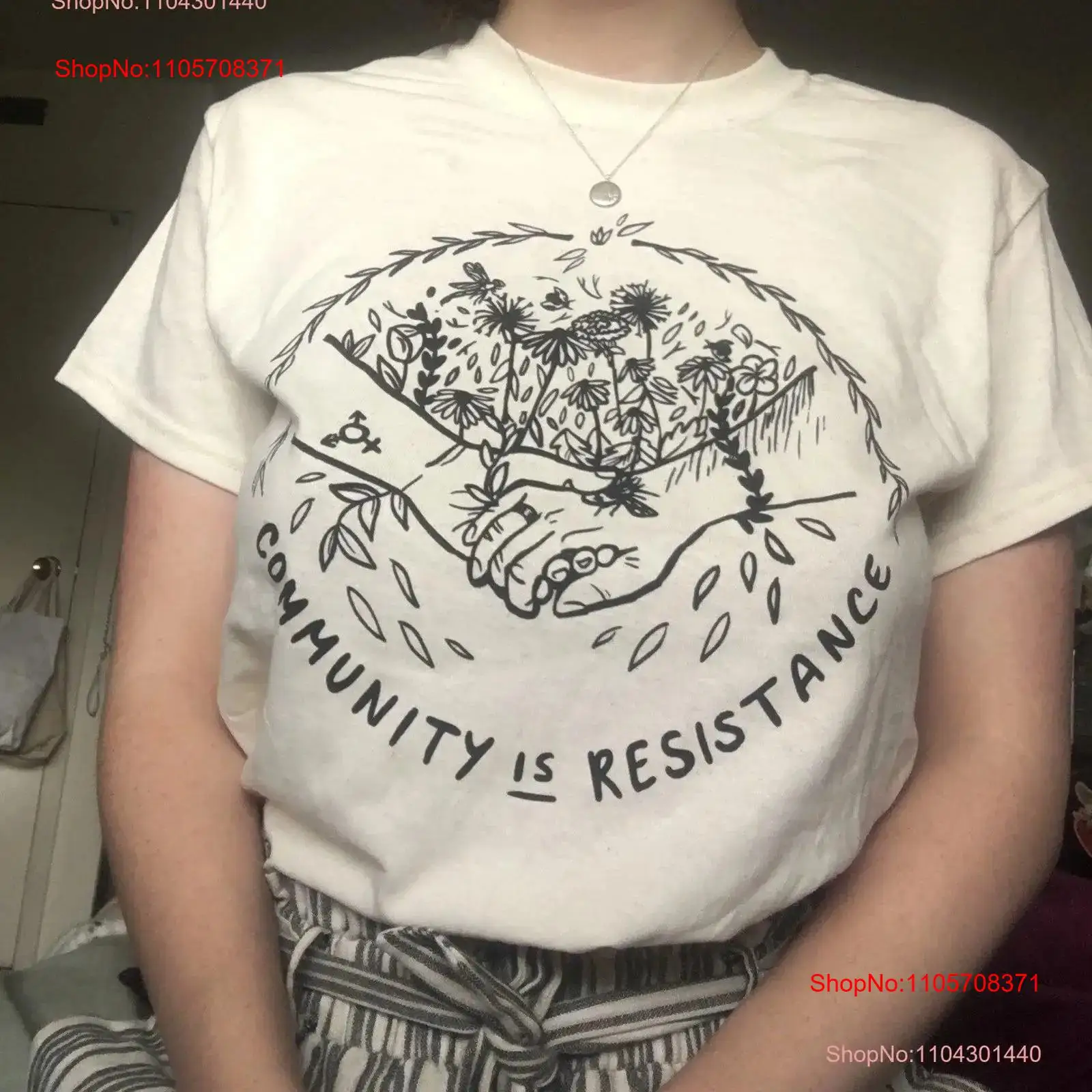コミュニティ・イズ・レジスタンス Tシャツ ヴィンテージ ウ - Vintage Fashion Community のレビューと価格