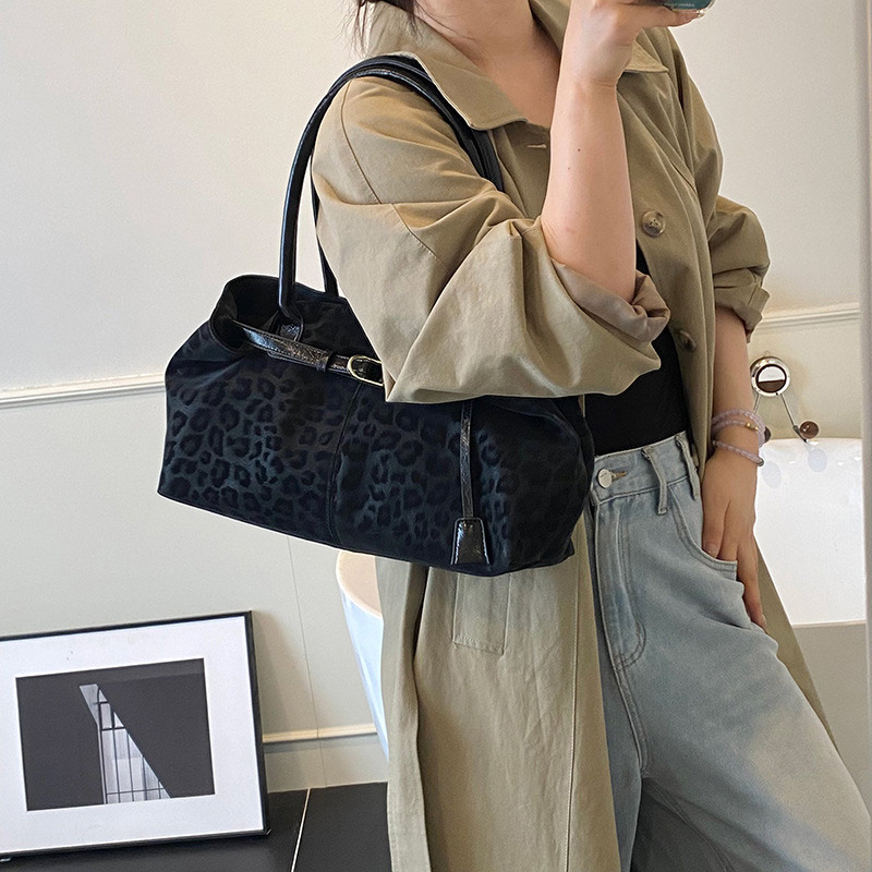 ヴィンテージヒョウ柄トートバッグベルト装飾フェイクレザー脇の - Vintage Fashion Shop のレビューと価格