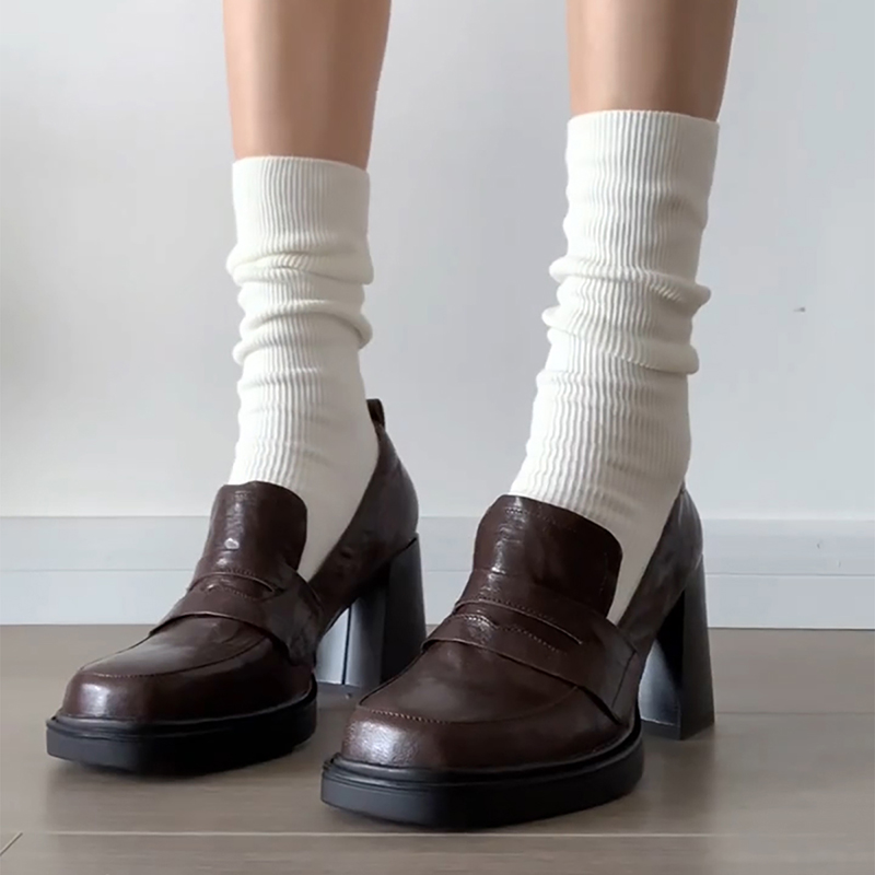 女性のためのレトロな大学スタイルのモカシン,靴ひもなしの靴, - Vintage Fashion Online のレビューと価格