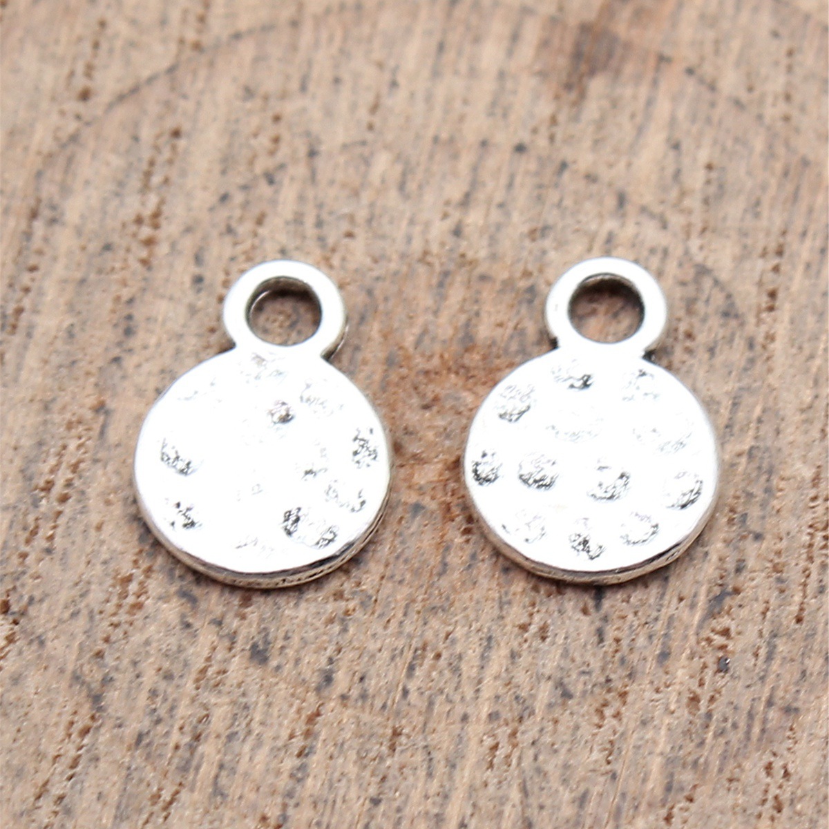 WYSIWYG 40個 11x8mm 3色 アンティークブロ - Vintage Fashion Tumblr のレビューと価格