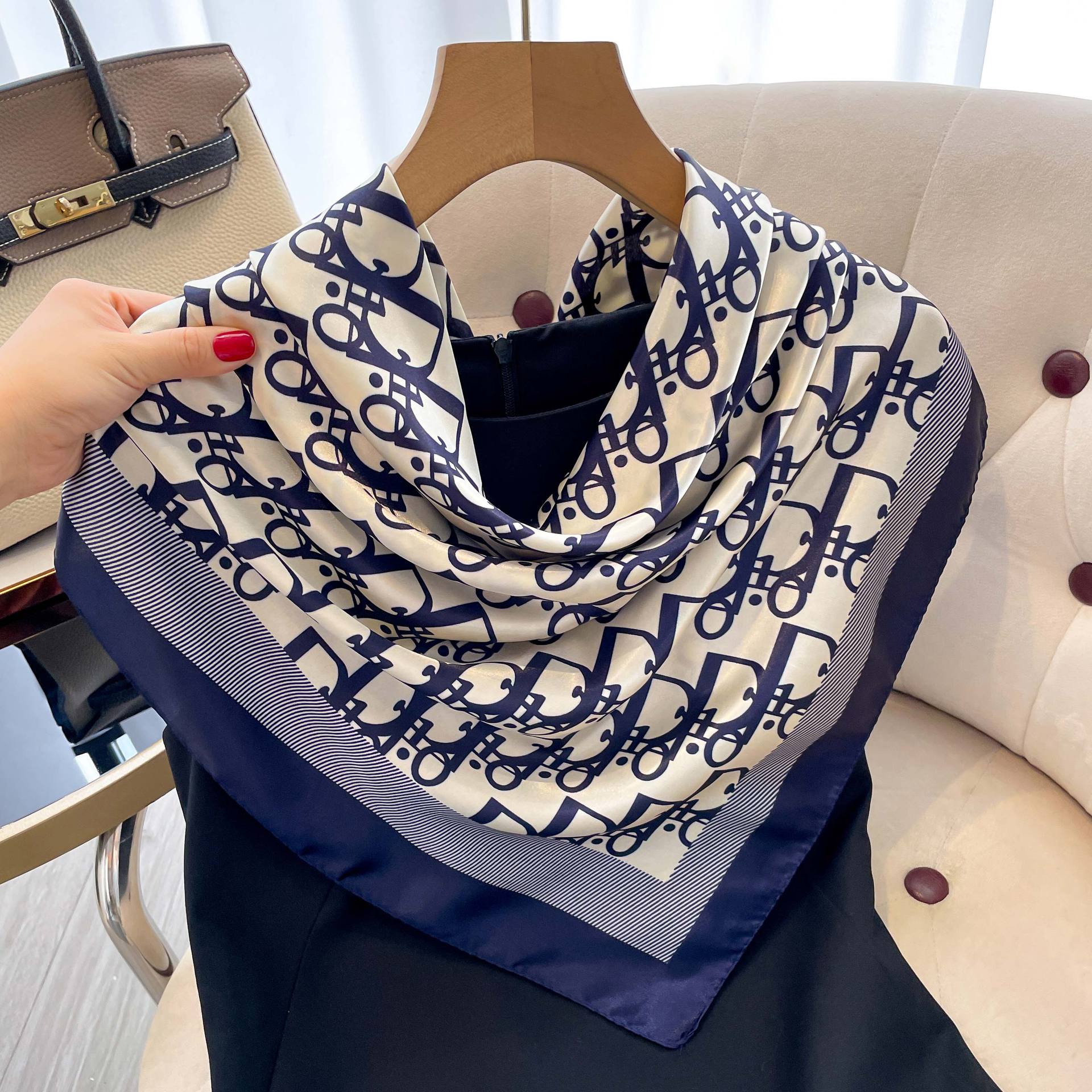 1 個 90 センチメートルレディースシルクスカーフヴィンテ - Vintage Fashion Shop のレビューと価格